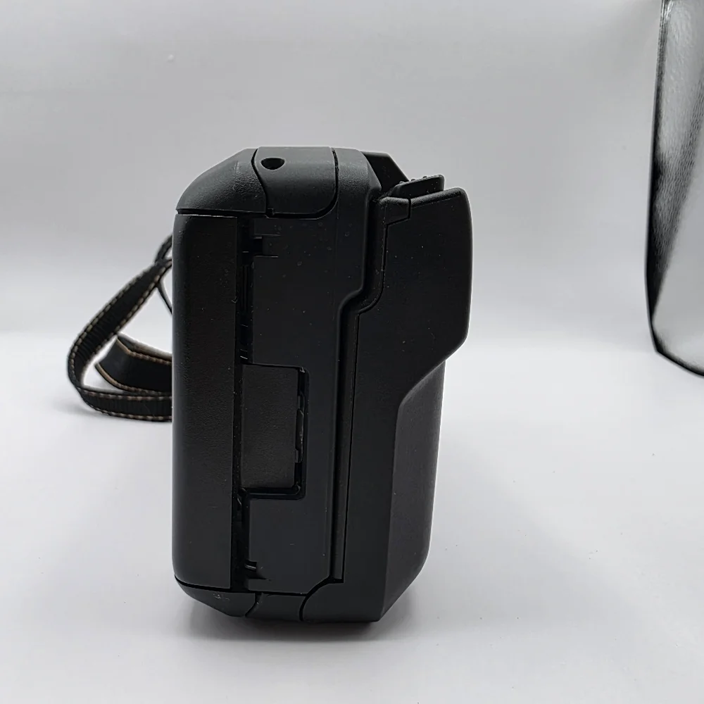 Vintage Polaroid Captiva SLR Auto Focus Camera F12/107mm